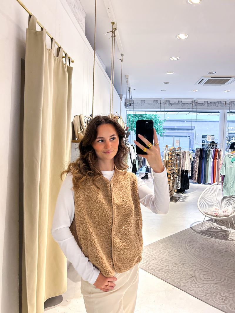 Kurze Teddy Weste mit Knopfleiste Camel