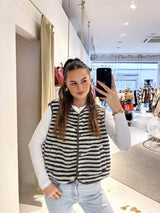 Kurze Teddy Weste mit Knopfleiste und Streifen Creme/Braun