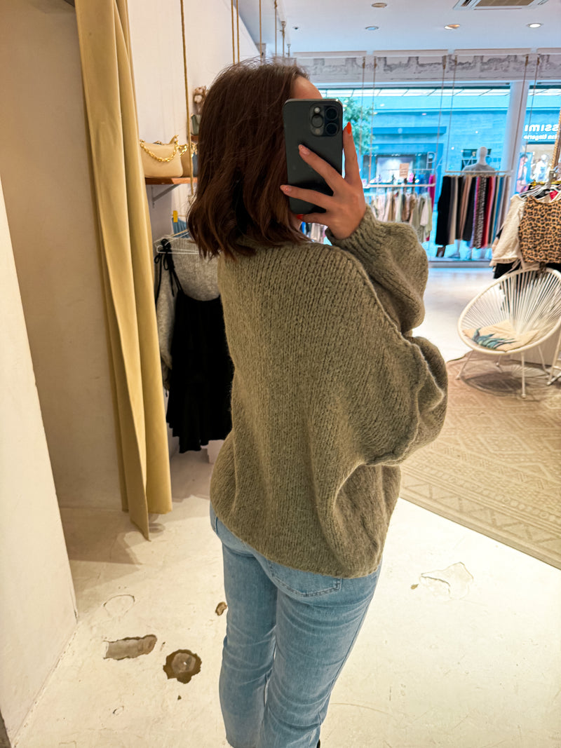 Kurze Oversized Strickjacke Olive