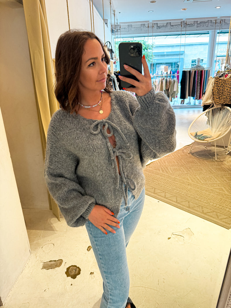 Kurze Oversized Strickjacke mit Schleifen Dunkelgrau