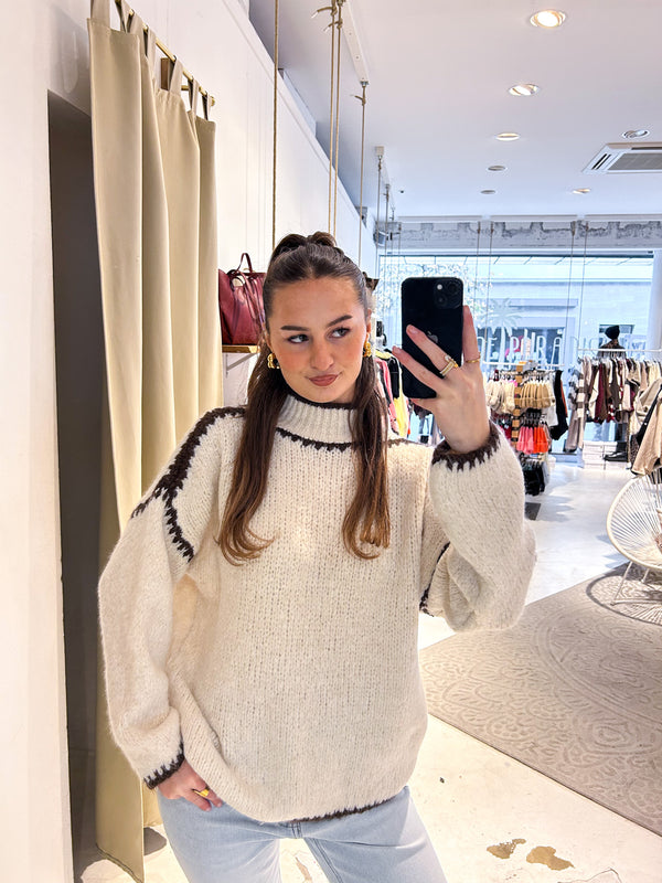 Strickpullover mit farbiger Naht Beige