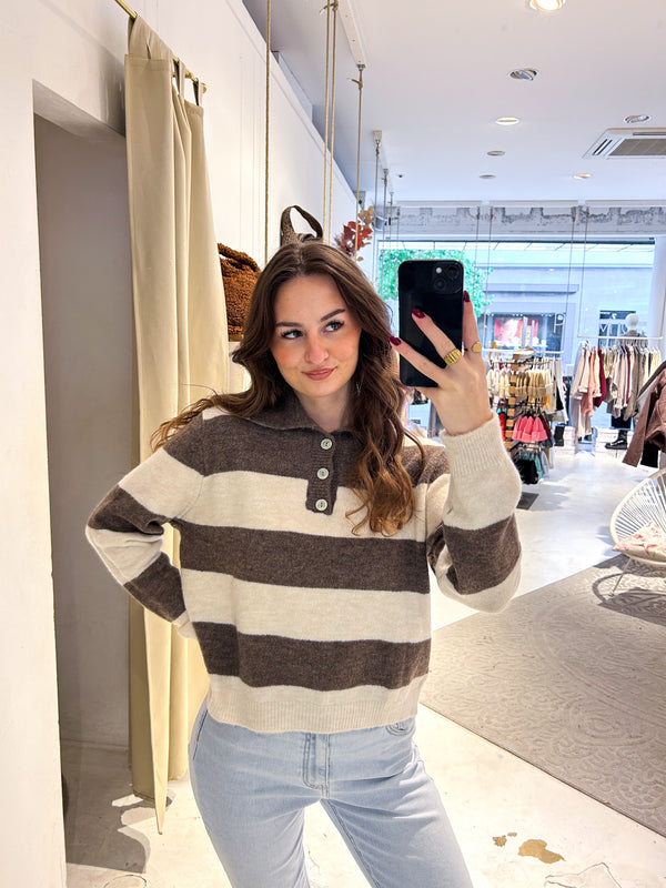 Gestreifter Strickpullover mit Kragen Braun