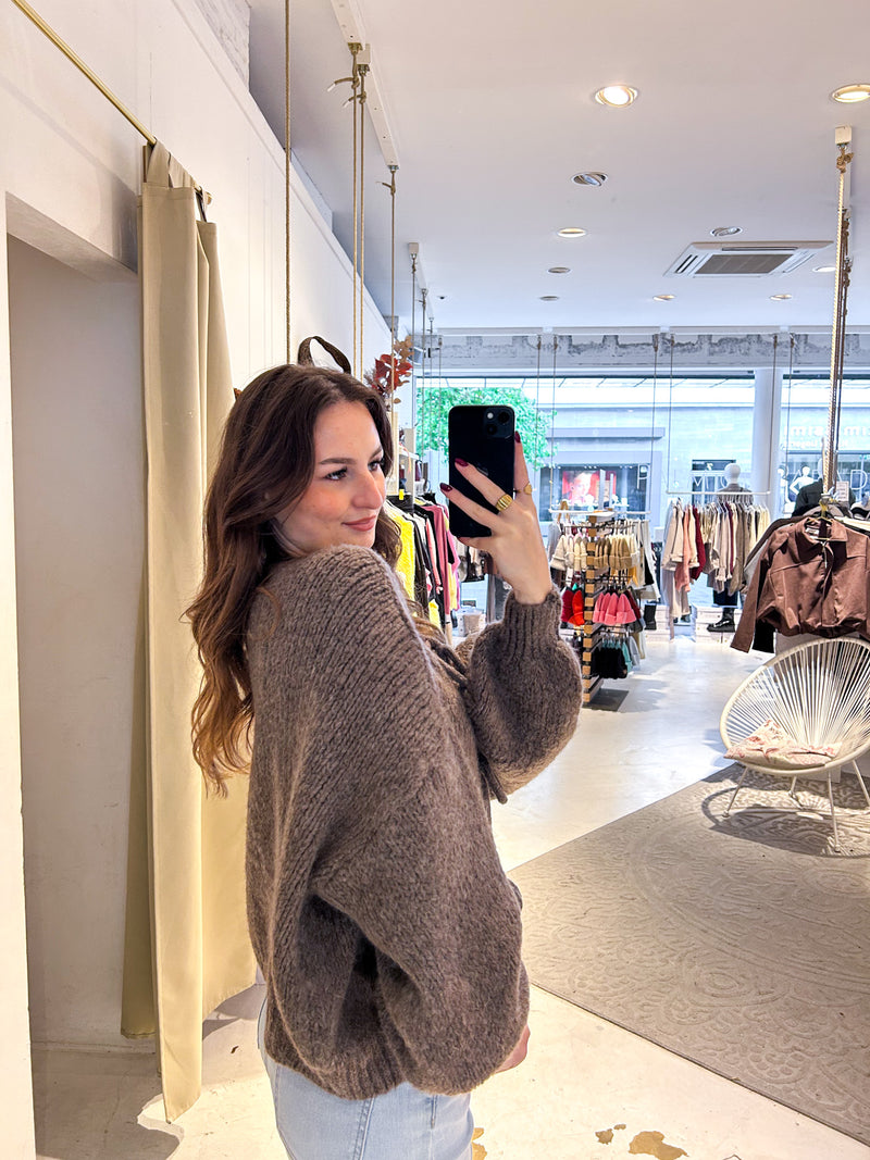 Kurze Oversized Strickjacke mit Schleifen Hellbraun