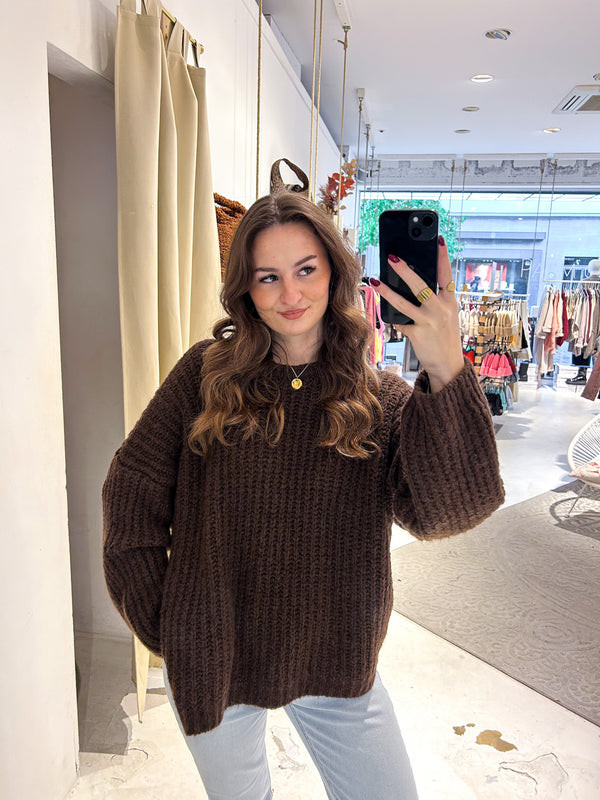 Grober Strickpullover Braun