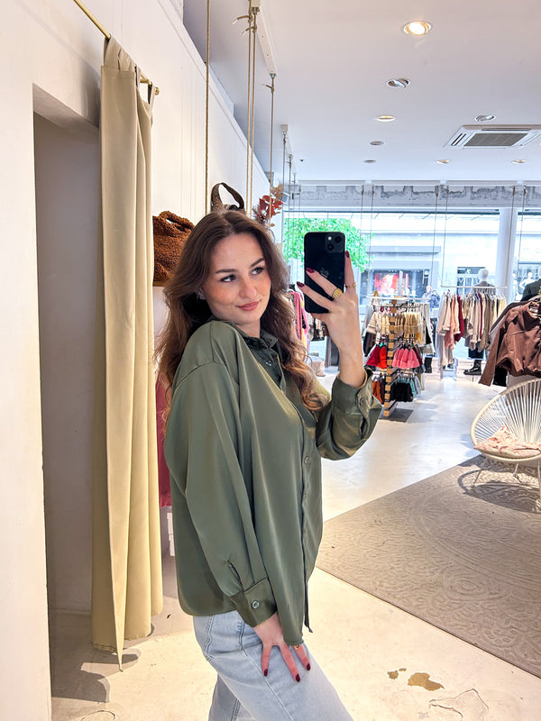 Kurze Silky Bluse Olive