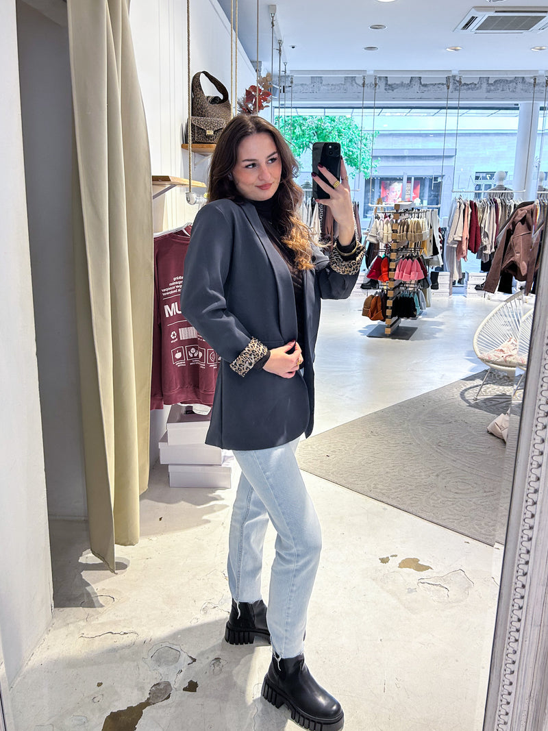 Oversized Blazer mit Leomuster Grau