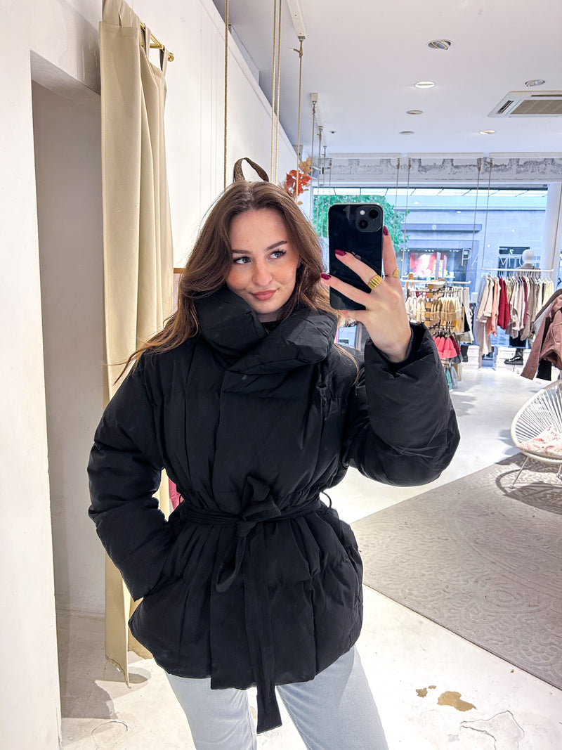 Kurze Puffer Winterjacke Schwarz