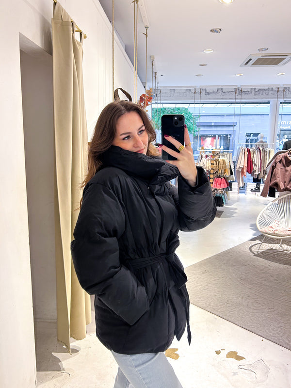 Kurze Puffer Winterjacke Schwarz