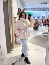 Kurze Puffer Winterjacke Beige