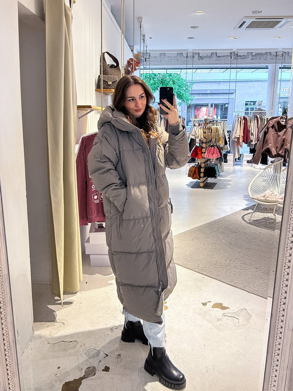 Lange Puffer Winterjacke Grau