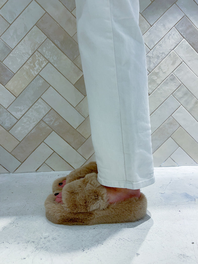 Hausschuhe mit Kunstfell und Plateau Beige