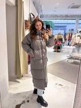 Lange Puffer Winterjacke Grau