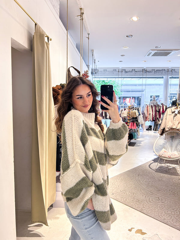 Oversized Strickpullover Gestreift mit Stehkragen Olive