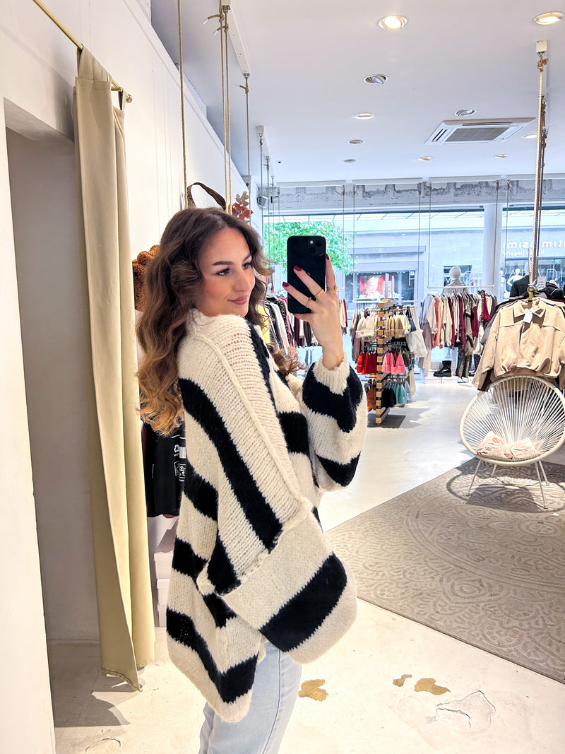 Oversized Strickpullover Gestreift mit Stehkragen Schwarz