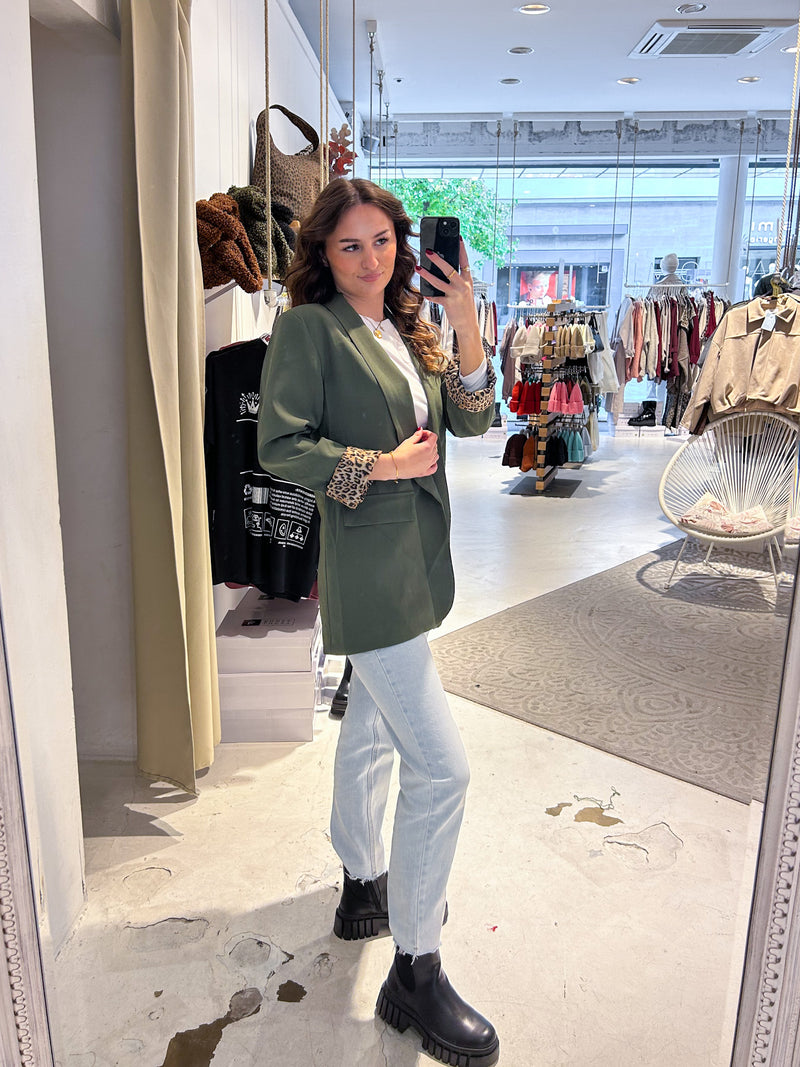 Oversized Blazer mit Leomuster Olive