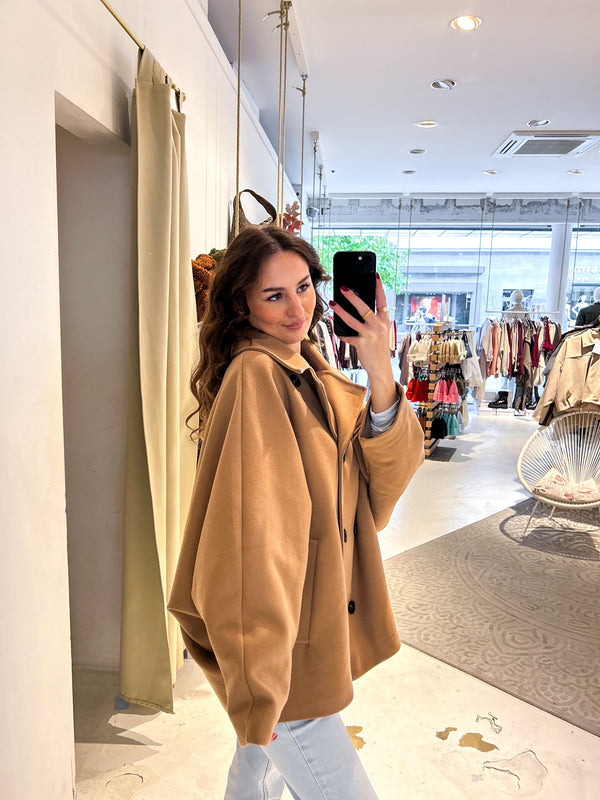 Kurzer Oversized Mantel Camel