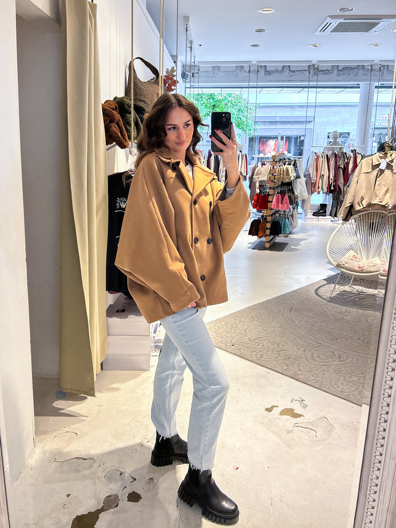 Kurzer Oversized Mantel Camel