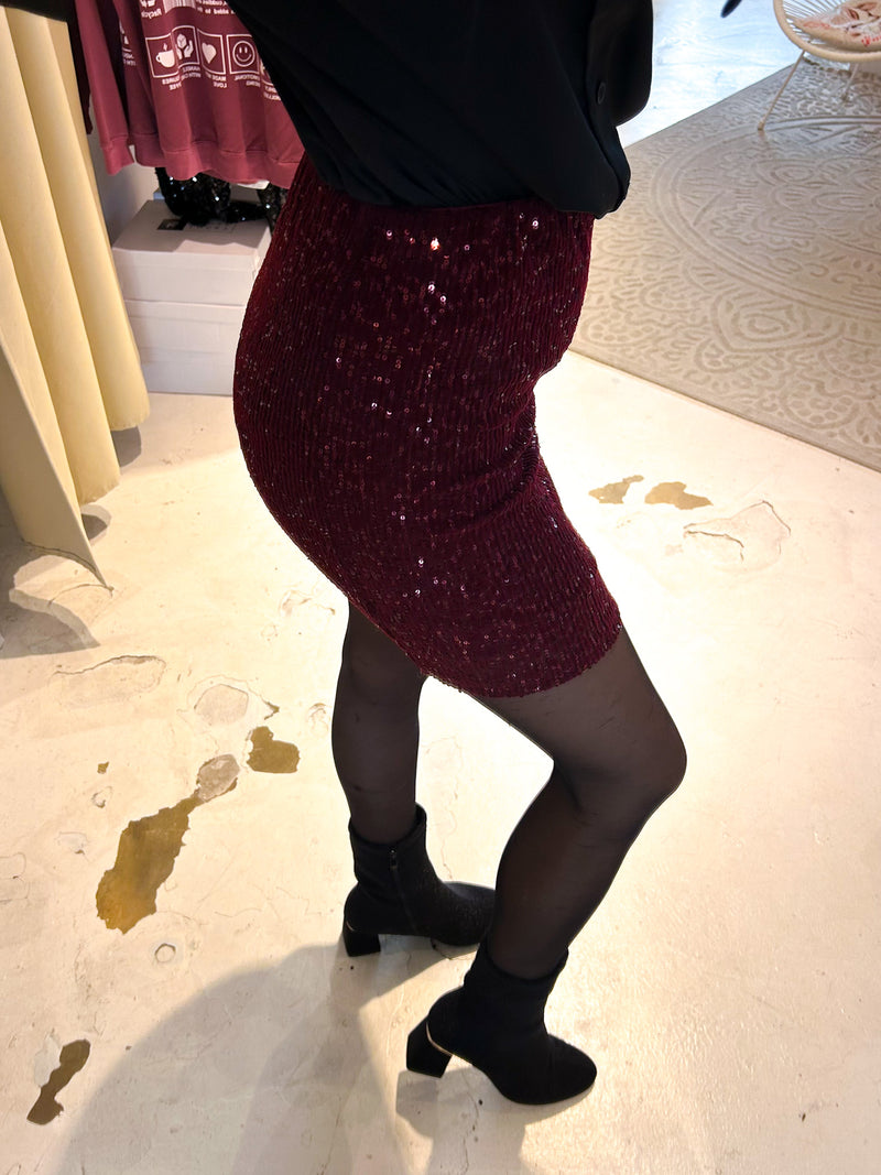 Rock mit Pailletten und Leomuster Weinrot