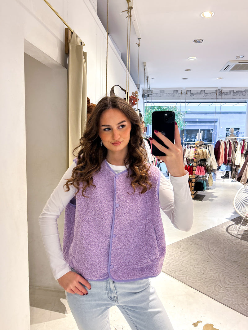 Kurze Teddy Weste mit Knopfleiste Flieder