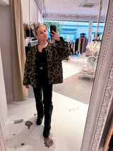 Teddy Jacke mit Leomuster Olive