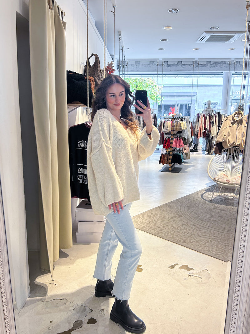 Strickpullover mit V-Ausschnitt Beige