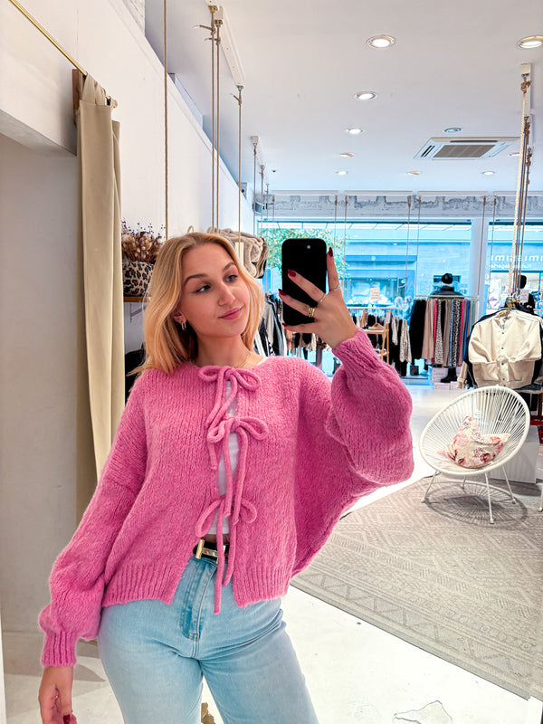 Kurze Oversized Strickjacke mit Schleifen Pink