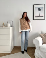 Kurze Teddy Weste mit Knopfleiste Taupe