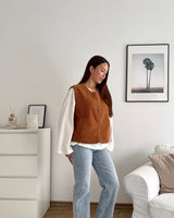 Kurze Teddy Weste mit Knopfleiste Camel