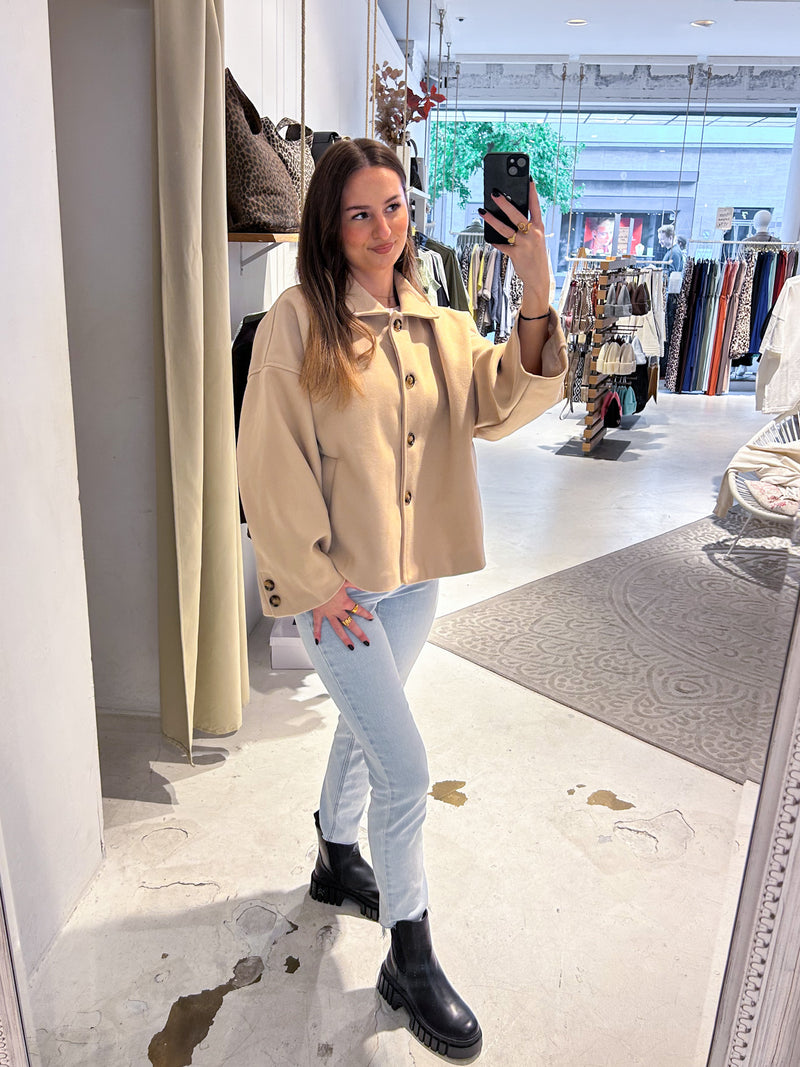 Kurzer Mantel Beige