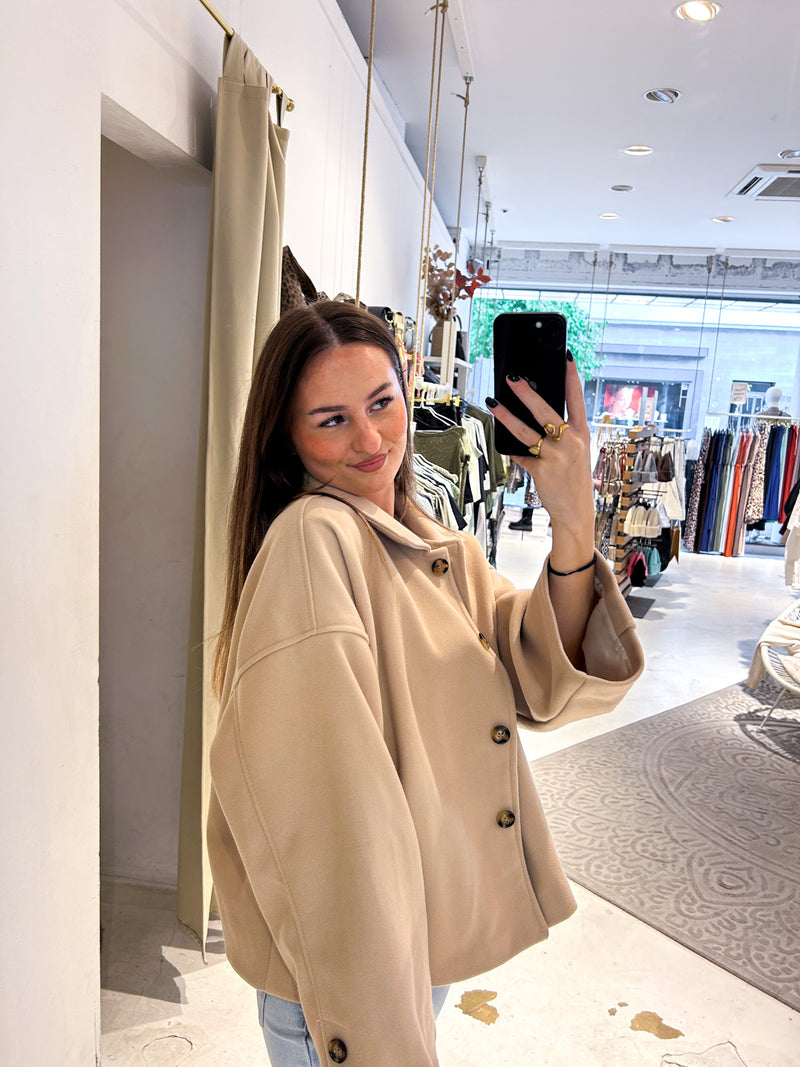 Kurzer Mantel Beige