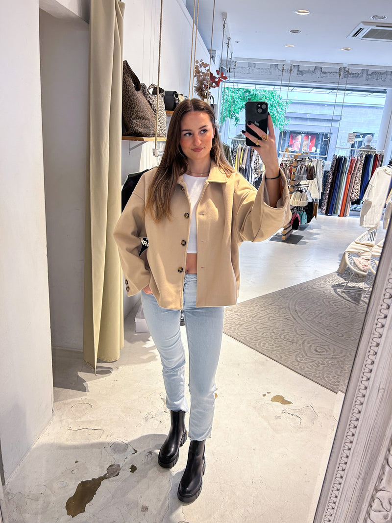 Kurzer Mantel Beige