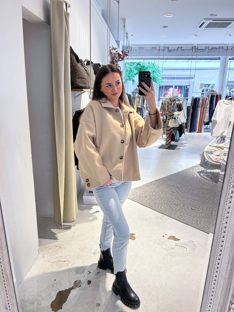 Kurzer Mantel Beige