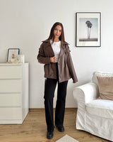 Kurzer Kunstleder Trenchcoat Braun
