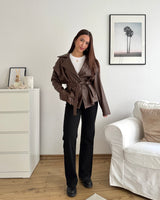 Kurzer Kunstleder Trenchcoat Braun