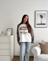 California Sweater mit Leomuster Weiß