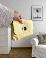 Clutch Bag mit Holzverschluss Gelb