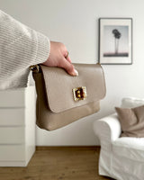 Clutch Bag mit Holzverschluss Taupe
