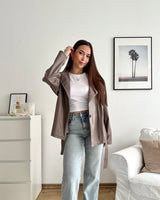 Kurzer Kunstleder Trenchcoat Taupe