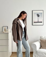 Kurzer Kunstleder Trenchcoat Taupe