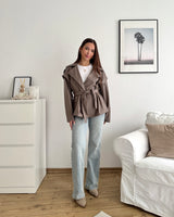 Kurzer Kunstleder Trenchcoat Taupe