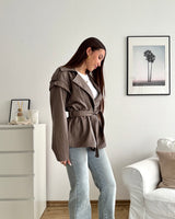 Kurzer Kunstleder Trenchcoat Taupe