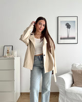 Kurzer Kunstleder Trenchcoat Beige