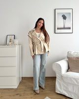 Kurzer Kunstleder Trenchcoat Beige