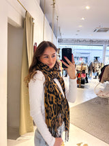 Schal mit Fransen und Leomuster Camel