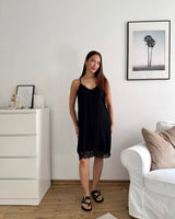 Kurzes Spitzenkleid Schwarz