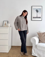Strickjacke mit Zipper fein gestreift Weiß/Hellbraun