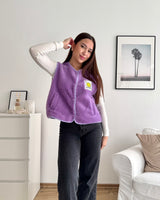 Kurze Teddy Weste mit Knopfleiste und Smiley Lila