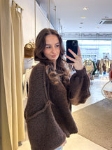 Kurzer Oversized Strickpullover Braun