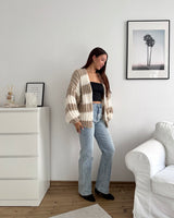 Grobe Strickjacke mit Streifen Taupe/Creme
