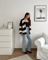 Grobe Strickjacke mit Streifen Schwarz/Beige
